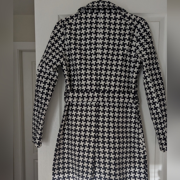 Michael Kors Trench Coat - Picture 9 of 9